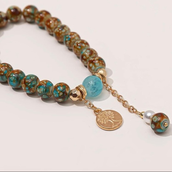 LAST ONE: Gorgeous women’s faux pearl charm bracelet - Picture 2 of 3